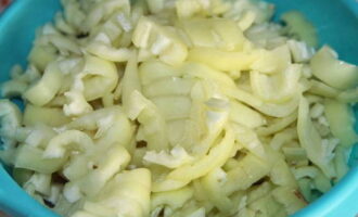 Салат с рисом на зиму — 10 вкусных и простых рецептов