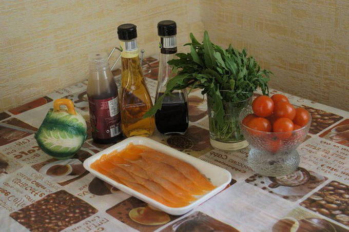 Салат с семгой – 10 очень вкусных рецептов