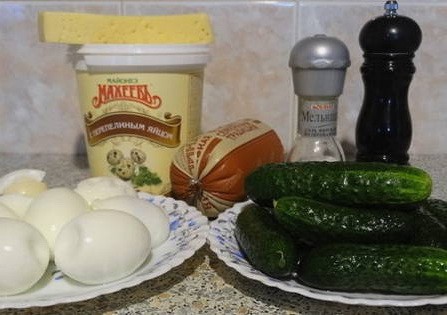 Салат с ветчиной и сыром – 10 вкусных рецептов