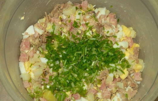 Салат с ветчиной и сыром – 10 вкусных рецептов