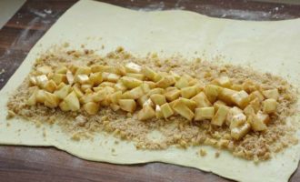 Штрудель с яблоками из слоеного теста — 9 пошаговых рецептов