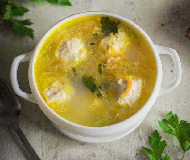 Суп с куриными фрикадельками — 6 самых вкусных рецептов