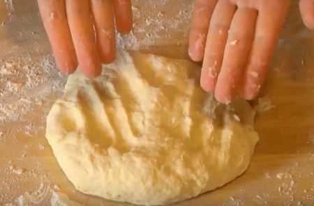 Тесто на кефире для пирожков – 10 пошаговых рецептов приготовления