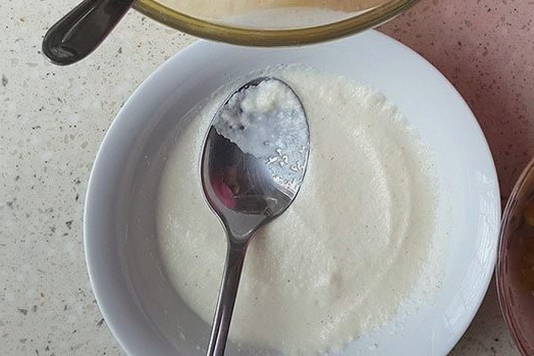 Творожная запеканка с манкой и сметаной в духовке