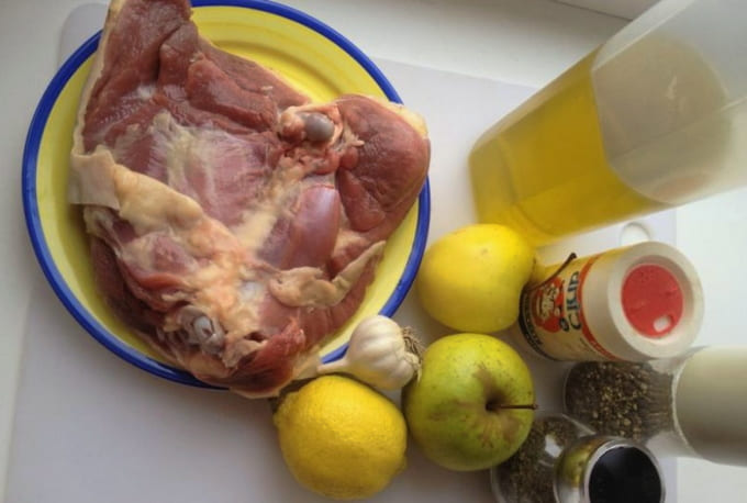 Бедро индейки в духовке — 10 вкусных рецептов приготовления