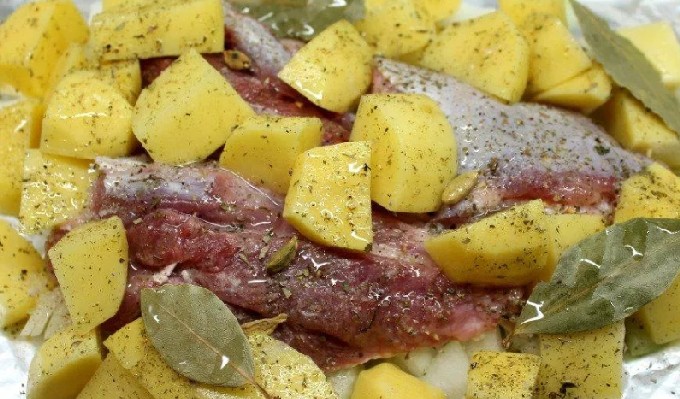 Филе индейки, запеченное в духовке — 10 вкусных рецептов сочной и мягкой индейки