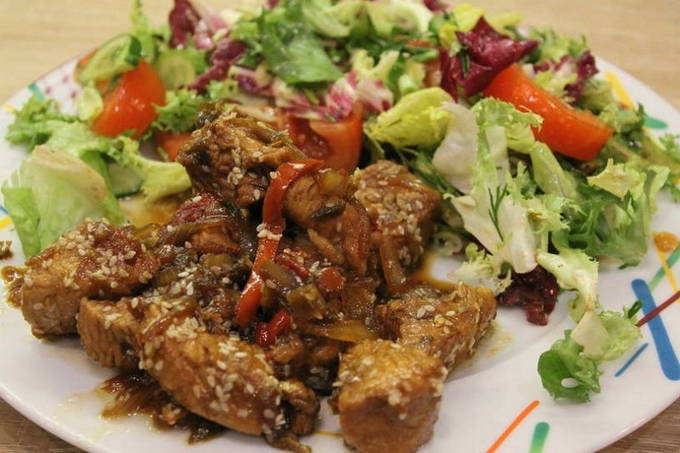 Филе индейки, запеченное в духовке — 10 вкусных рецептов сочной и мягкой индейки