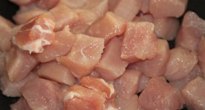 Гуляш из свинины с подливкой на сковороде — 10 вкусных рецептов