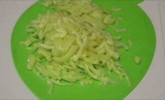 Кабачки по-корейски на зиму — 10 самых вкусных рецептов