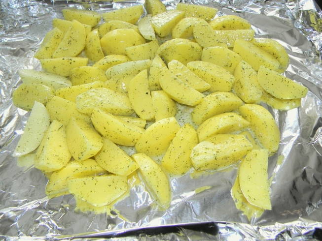 Картошка на мангале — 8 рецептов приготовления на шампурах, решетке