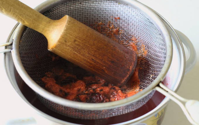 Кетчуп из слив на зиму — 5 рецептов «Пальчики оближешь» в домашних условиях