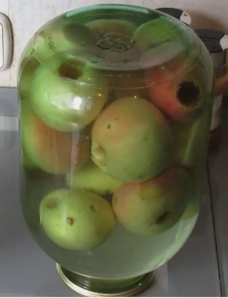Компот из яблок на зиму — 10 рецептов с пошаговыми фото