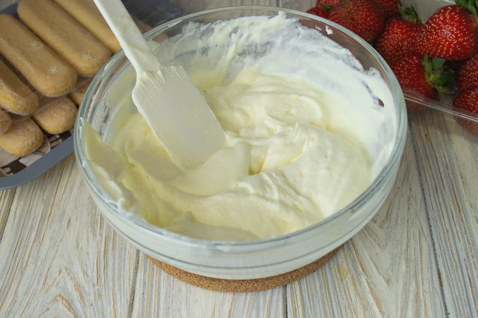 Крем из сливок для торта — 10 пошаговых рецептов приготовления