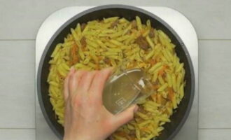 Макароны с тушенкой – 8 вкусных рецептов приготовления