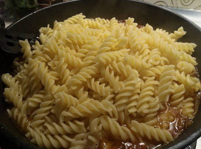 Макароны с тушенкой – 8 вкусных рецептов приготовления