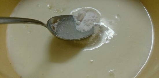 Оладьи на кислом молоке — 7 рецептов пышных оладий