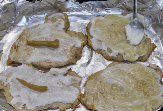 Отбивные из свинины с сыром и помидорами в духовке – 5 пошаговых рецептов