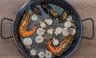 Паэлья с морепродуктами — 6 вкусных рецептов