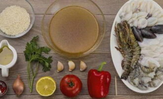 Паэлья с морепродуктами — 6 вкусных рецептов