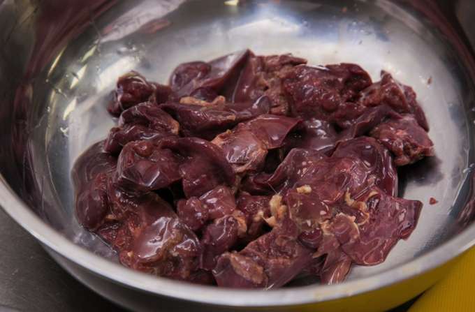 Печеночные оладьи из куриной печени — 8 пошаговых рецептов приготовления