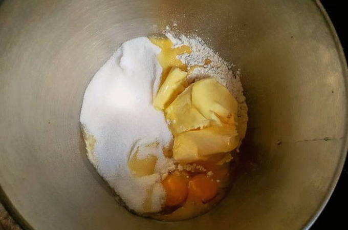 Песочный пирог с вареньем — 10 пошаговых рецептов в духовке