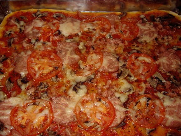 Пицца с грибами — 8 рецептов в духовке в домашних условиях