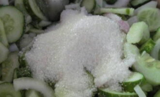 Салат «Зимний король» из огурцов на зиму — 5 пошаговых рецептов