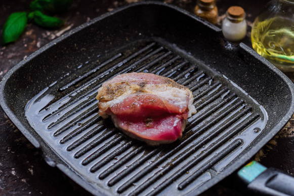 Шницель из свинины — 6 пошаговых рецептов на сковороде