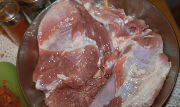 Свиная лопатка — 10 вкусных рецептов