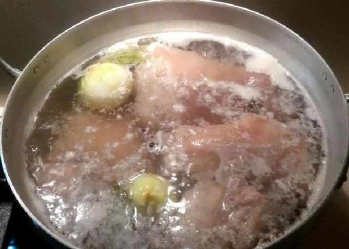 Свиная рулька, запеченная в фольге в духовке — 7 рецептов с фото пошагово