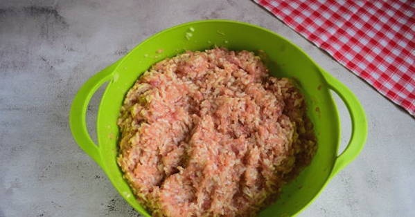 Тефтели с рисом – 10 пошаговых рецептов с подливкой