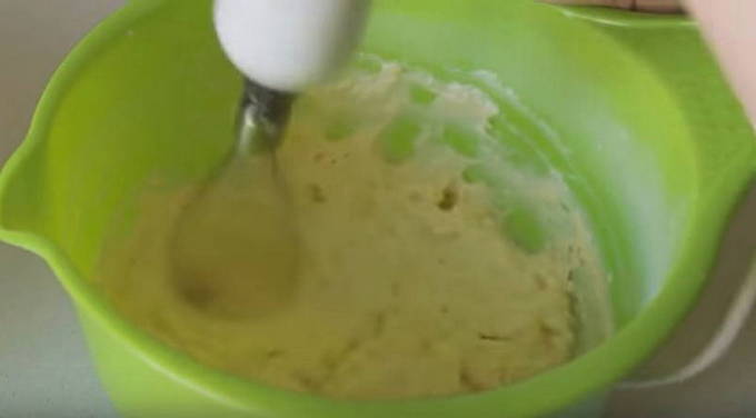 Заливной пирог с луком и яйцом — 8 рецептов в духовке на кефире, сметане