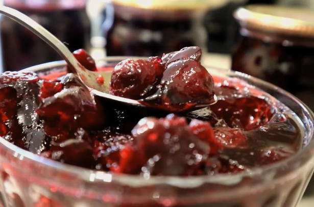 Желе из вишни — 8 пошаговых рецептов на зиму