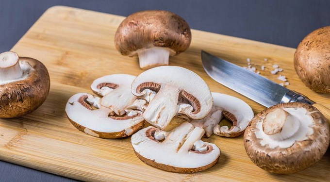 Жульен с курицей и грибами со сливками в духовке — 5 пошаговых рецептов