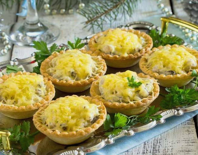 Жульен с курицей и грибами со сливками в духовке — 5 пошаговых рецептов