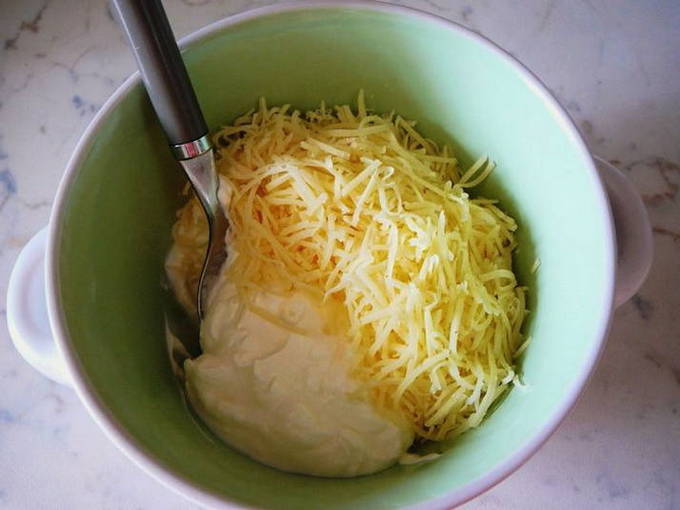 Жульен с курицей и грибами со сливками в духовке — 5 пошаговых рецептов