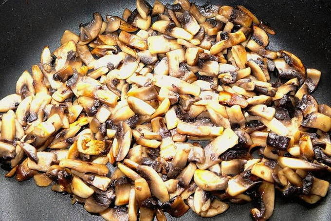 Жульен с курицей и грибами со сливками в духовке — 5 пошаговых рецептов
