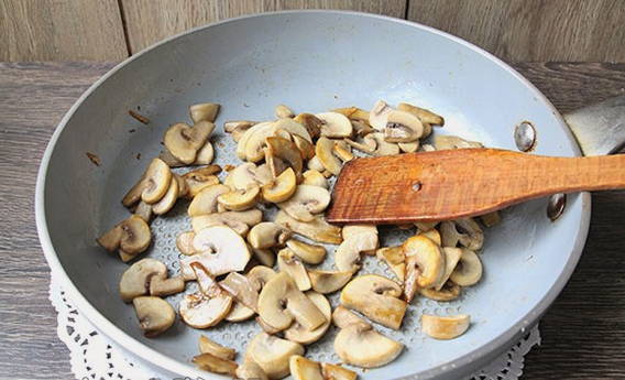 Жульен в тарталетках с курицей и грибами в духовке