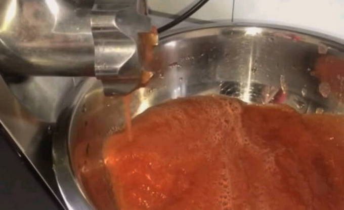 Аджика из помидоров и чеснока — 10 классических рецептов на зиму с пошаговыми фото