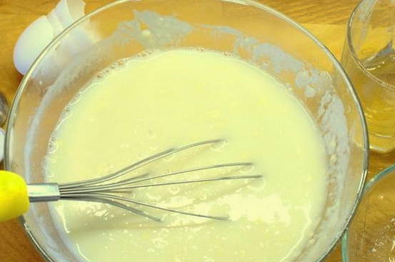 Блины на кефире — 10 самых вкусных рецептов