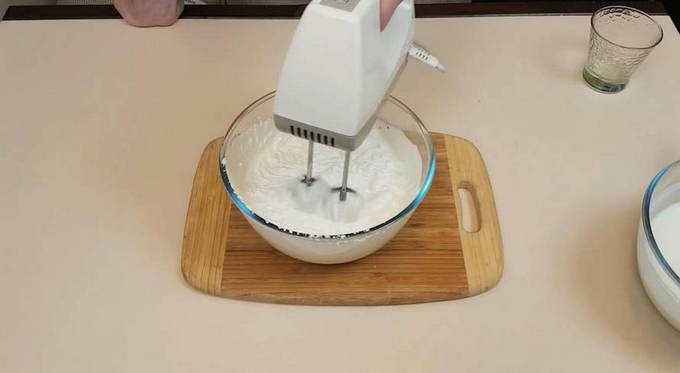 Йогуртовый торт — 10 рецептов в домашних условиях