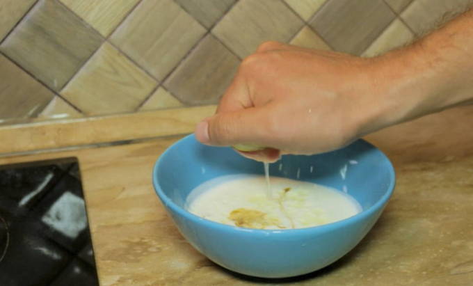 Как пожарить креветки на сковороде — 10 вкусных рецептов