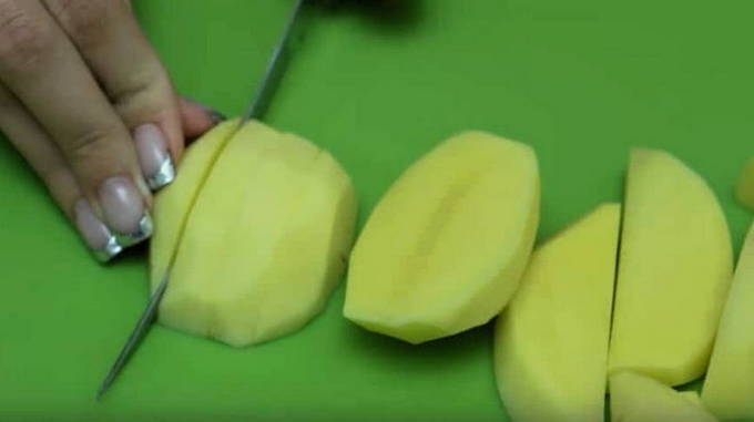 Картошка дольками запеченная в духовке — 10 вкусных рецептов