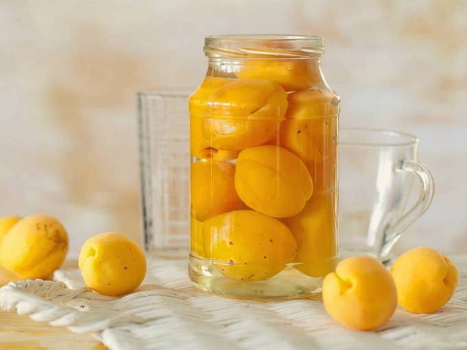Компот из абрикосов с косточками — 4 пошаговых рецепта на зиму