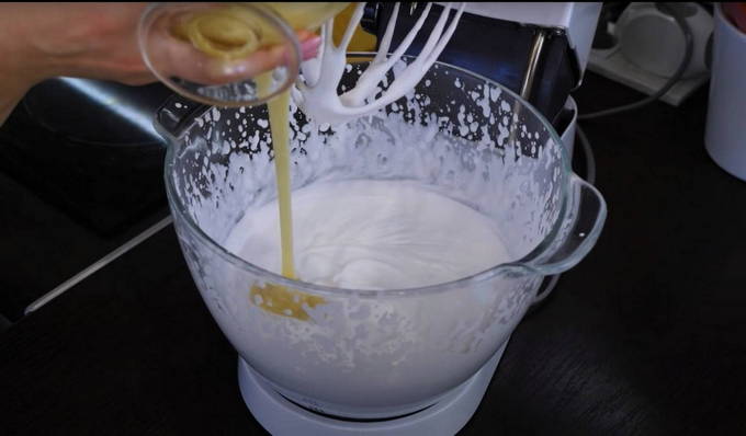 Крем для торта Молочная девочка — 10 вкусных рецептов