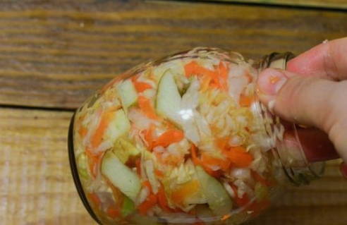 Квашеная капуста на зиму — 10 рецептов хрустящей и сочной капусты