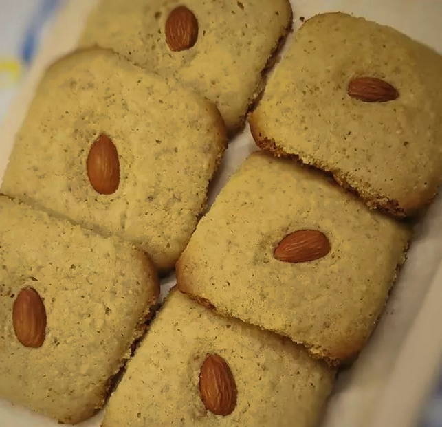 Курабье с миндалем
