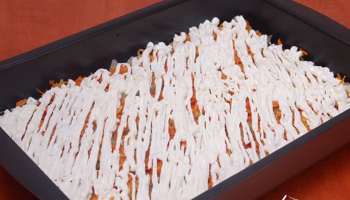 Минтай в духовке с морковью и луком – 10 вкусных рецептов