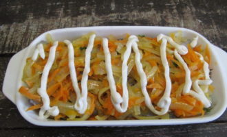 Минтай в духовке с морковью и луком – 10 вкусных рецептов