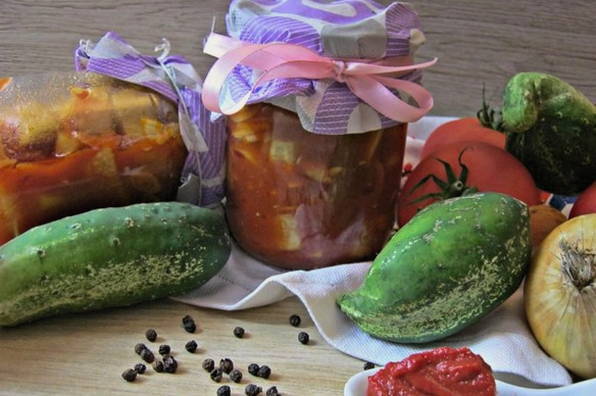 Огурцы в томатном соусе на зиму — 6 обалденных рецептов в банках